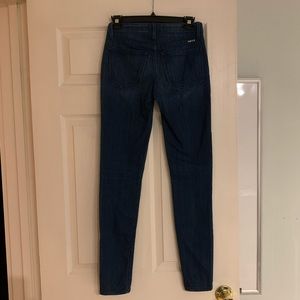 DARK DENIM MARCIANO SIZE 24 STRETCHY SKINNY JEANS